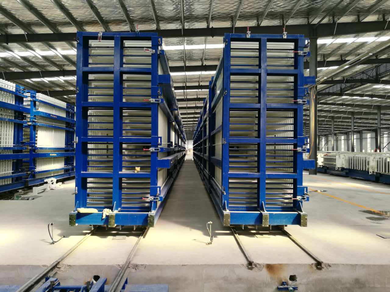 復(fù)合墻板機(jī)產(chǎn)量高丨隔墻板設(shè)備自動化程度高